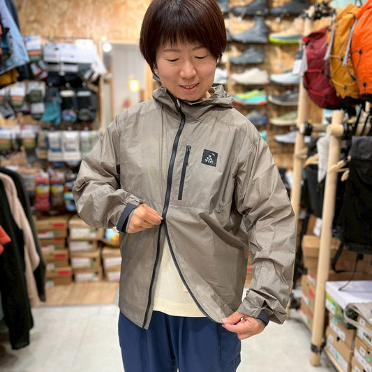 APOSTLE DYNEEMA HOODY 2.0（Dyneema使用で耐久性最強の軽量ウインドシェル）【STATIC】
