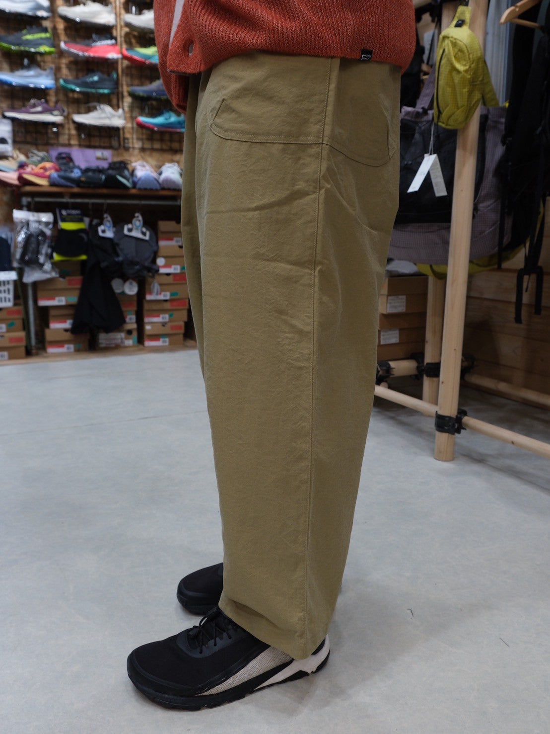 ヴィンテージナイロンのカーブパンツ【AXESQUIN ELEMENTS】