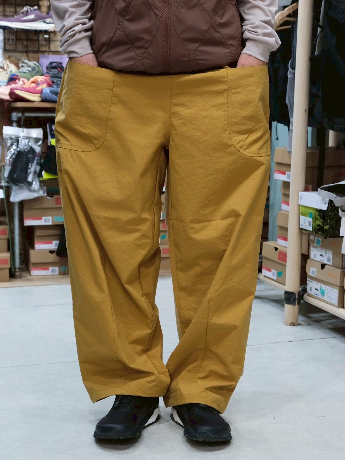 ヴィンテージナイロンのカーブパンツ【AXESQUIN ELEMENTS】