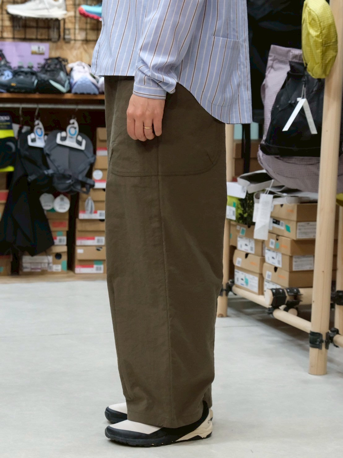 ヴィンテージナイロンのカーブパンツ【AXESQUIN ELEMENTS】