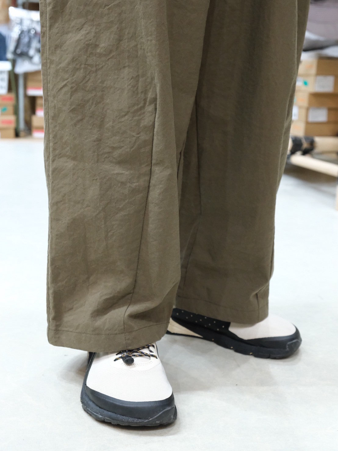 ヴィンテージナイロンのカーブパンツ【AXESQUIN ELEMENTS】