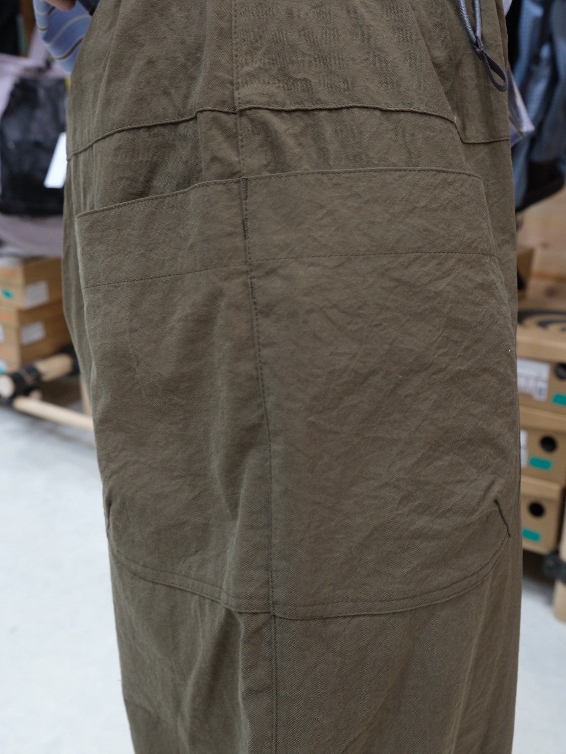 ヴィンテージナイロンのカーブパンツ【AXESQUIN ELEMENTS】