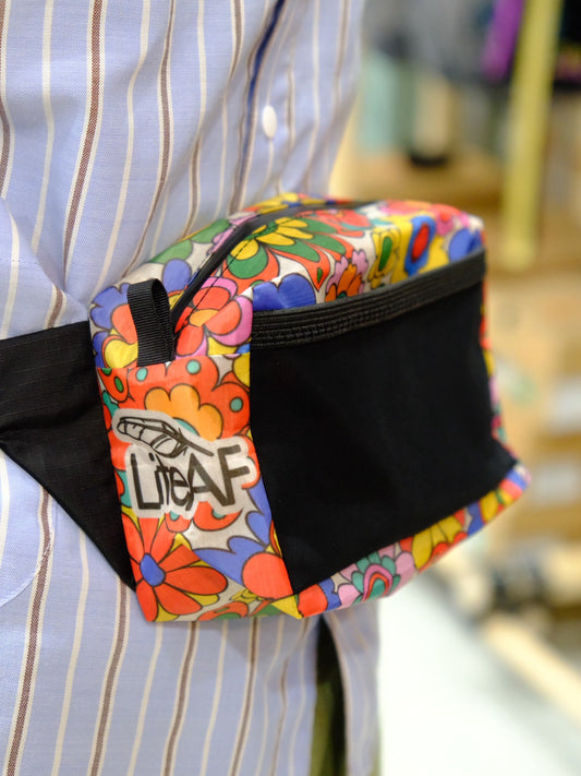PRINTED DYNEEMA FEATHER WEIGHT FANNYPACK（ウエストベルトにもなる完全防水ポーチ）【LiteAF】