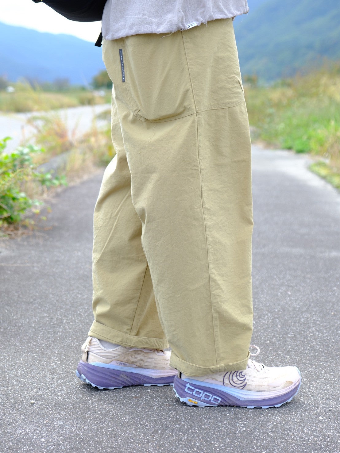 ヴィンテージナイロンのカーブパンツ【AXESQUIN ELEMENTS】