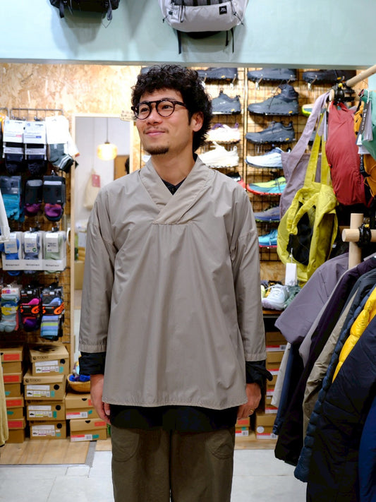 クナド（背中に蒸れが溜まらないウインドシェル）【AXESQUIN 凌】