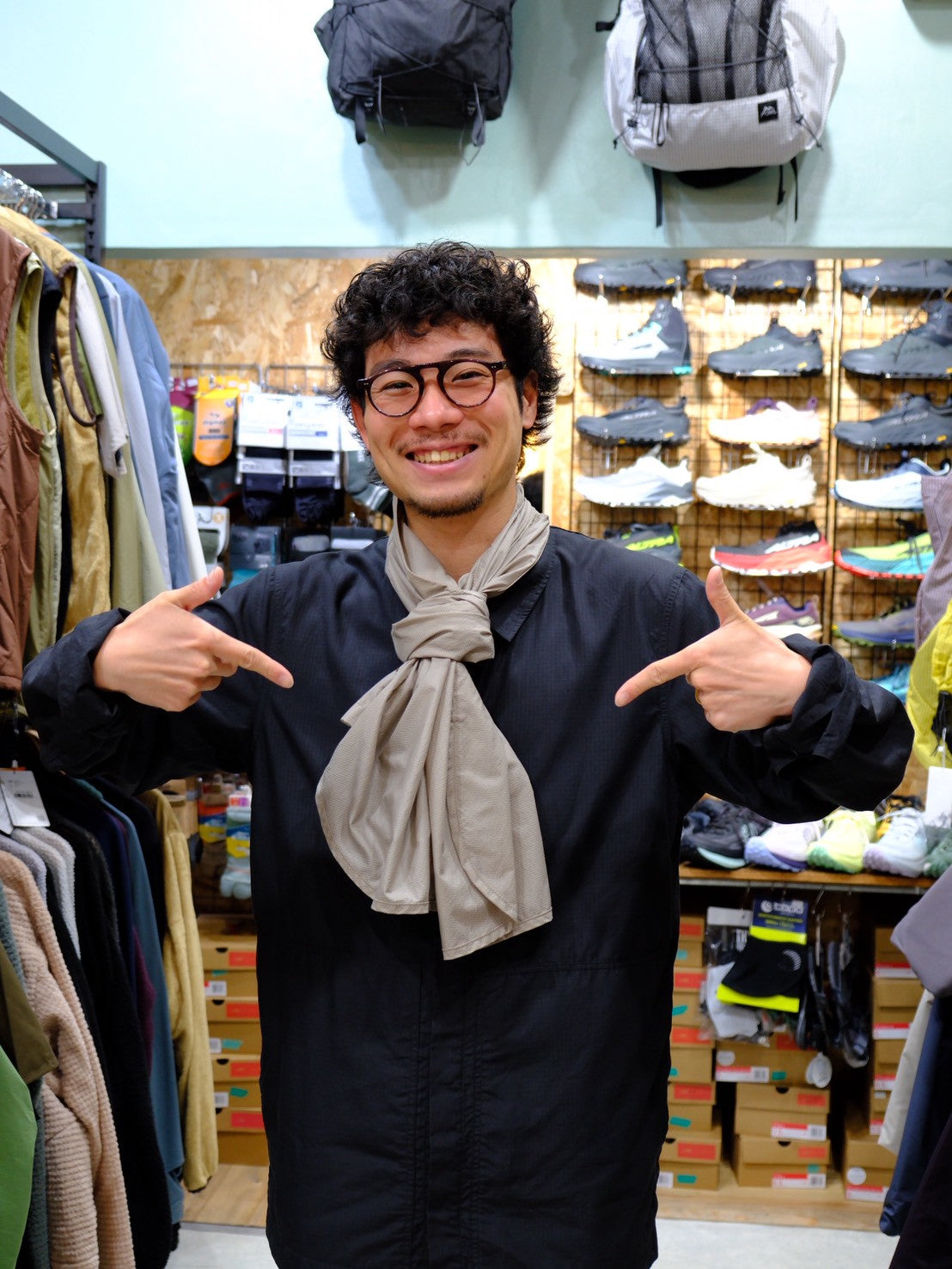 クナド（背中に蒸れが溜まらないウインドシェル）【AXESQUIN 凌】