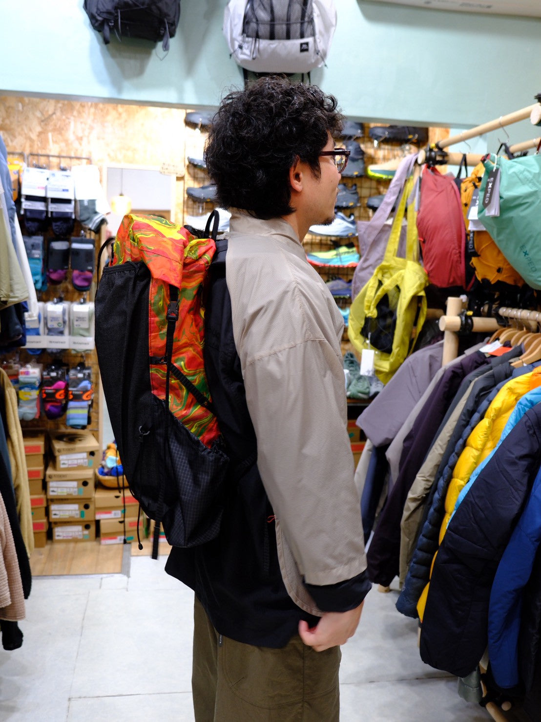 クナド（背中に蒸れが溜まらないウインドシェル）【AXESQUIN 凌】