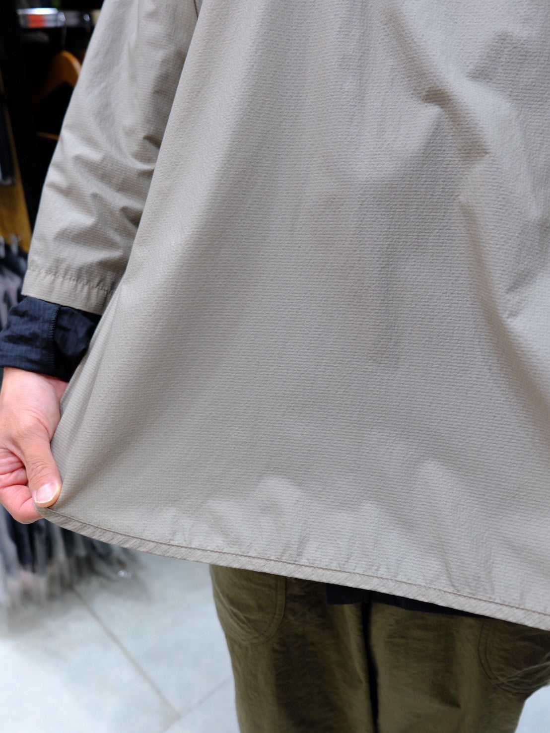 クナド（背中に蒸れが溜まらないウインドシェル）【AXESQUIN 凌】