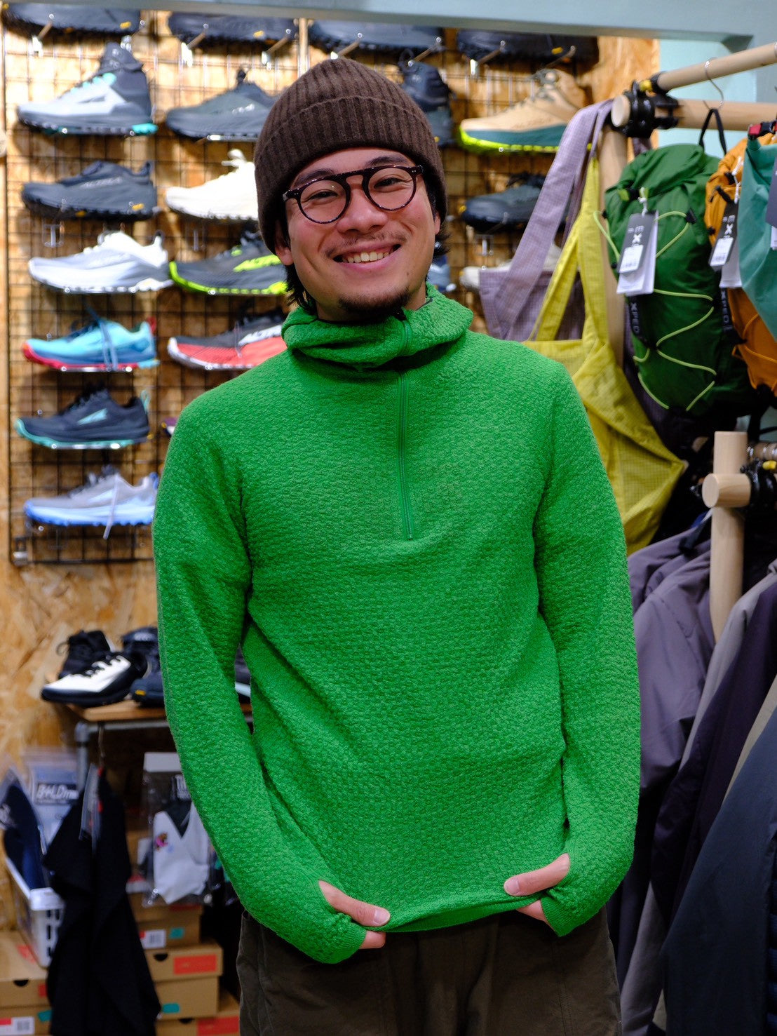 WUNDERWEAR シームレスハーフジップフーディー（メリノ70％ / ポリ30％のバラクラバフード付きウェア）【BRING】