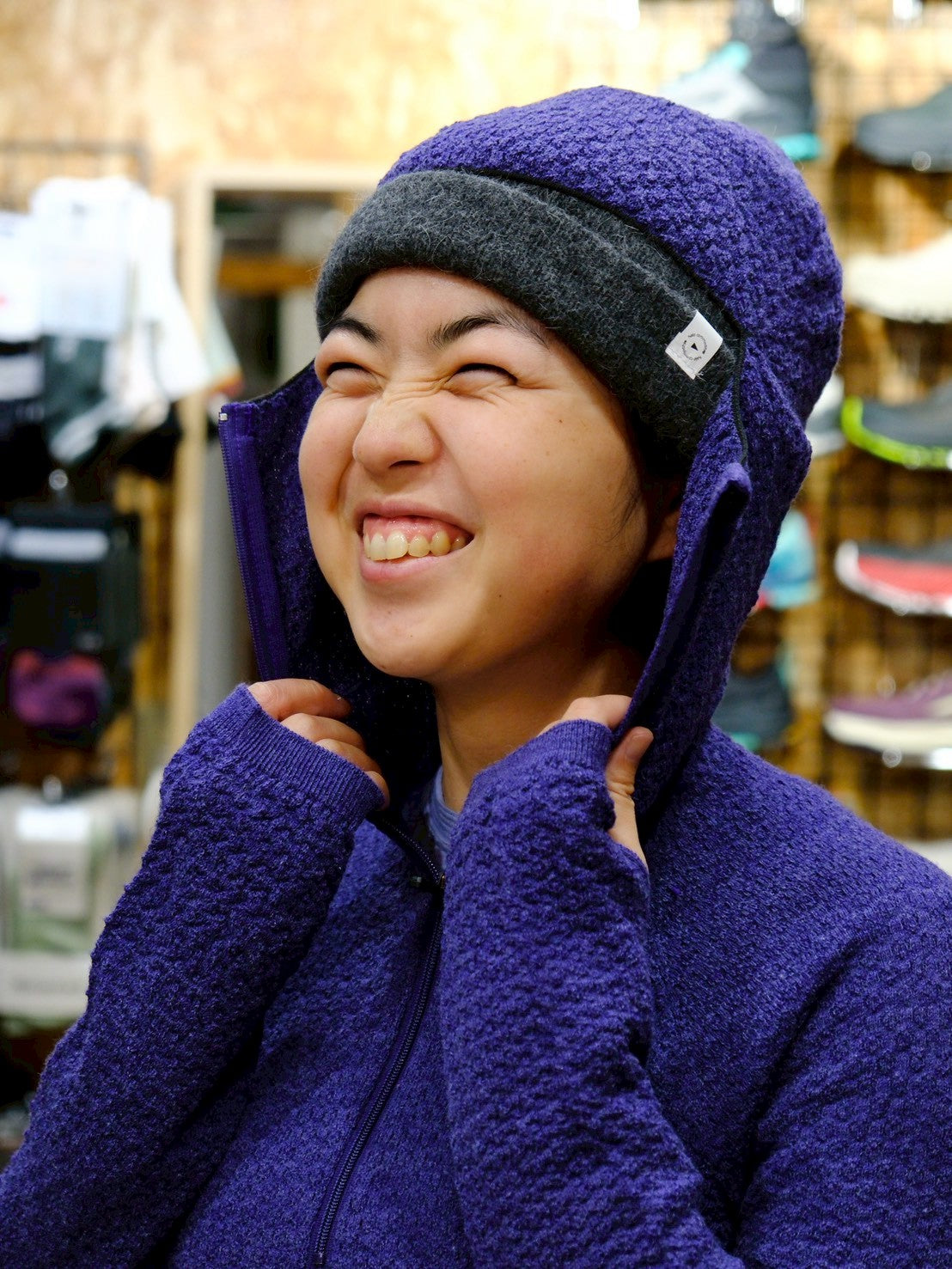 WUNDERWEAR シームレスハーフジップフーディー（メリノ70％ / ポリ30