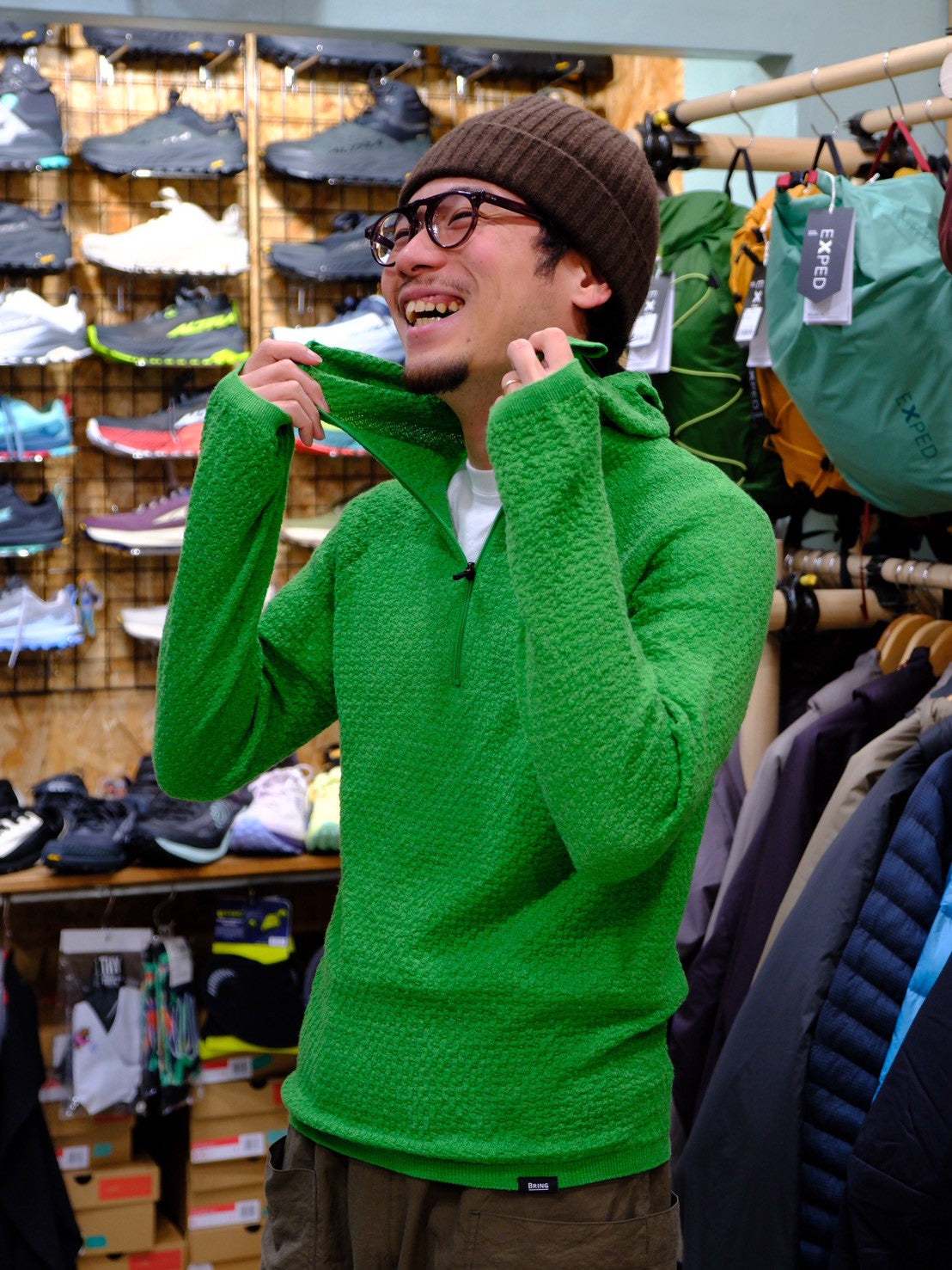 WUNDERWEAR シームレスハーフジップフーディー（メリノ70％ / ポリ30％のバラクラバフード付きウェア）【BRING】