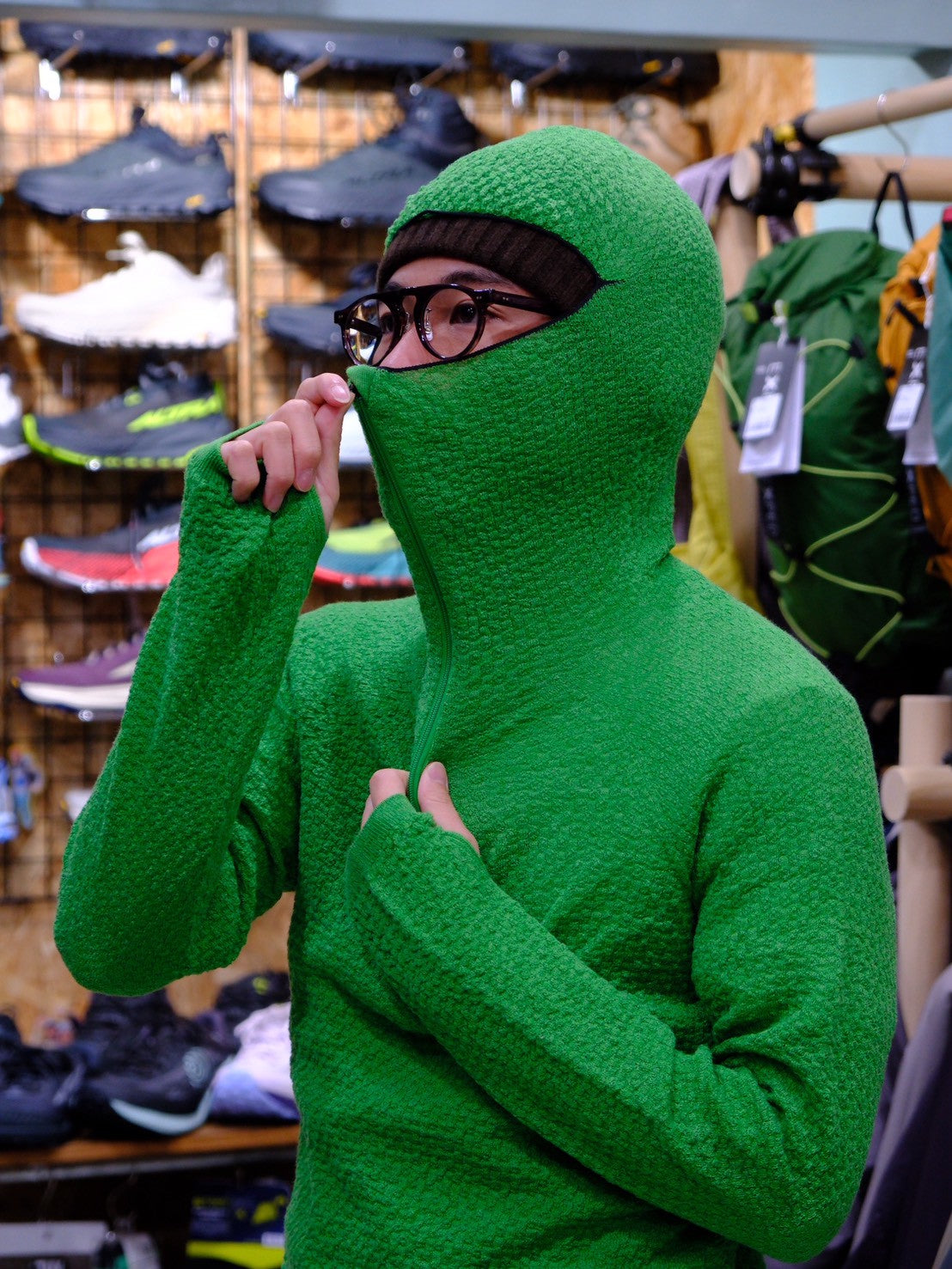 WUNDERWEAR シームレスハーフジップフーディー（メリノ70％ / ポリ30％のバラクラバフード付きウェア）【BRING】