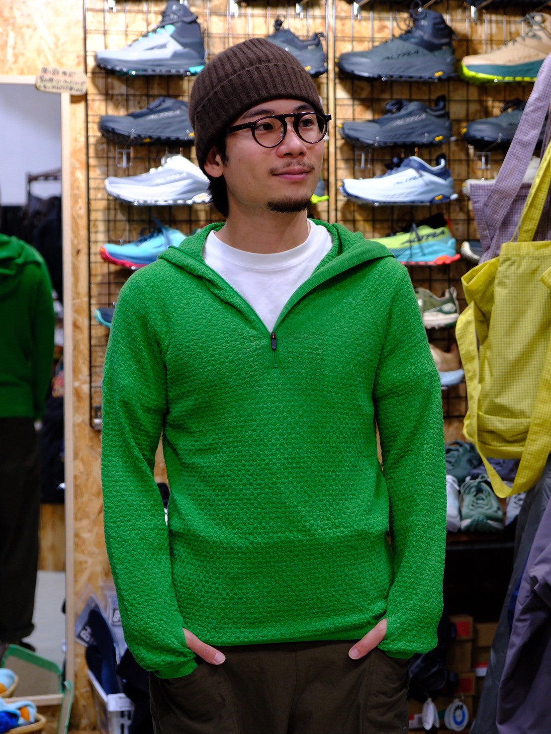 WUNDERWEAR シームレスハーフジップフーディー（メリノ70％ / ポリ30％のバラクラバフード付きウェア）【BRING】