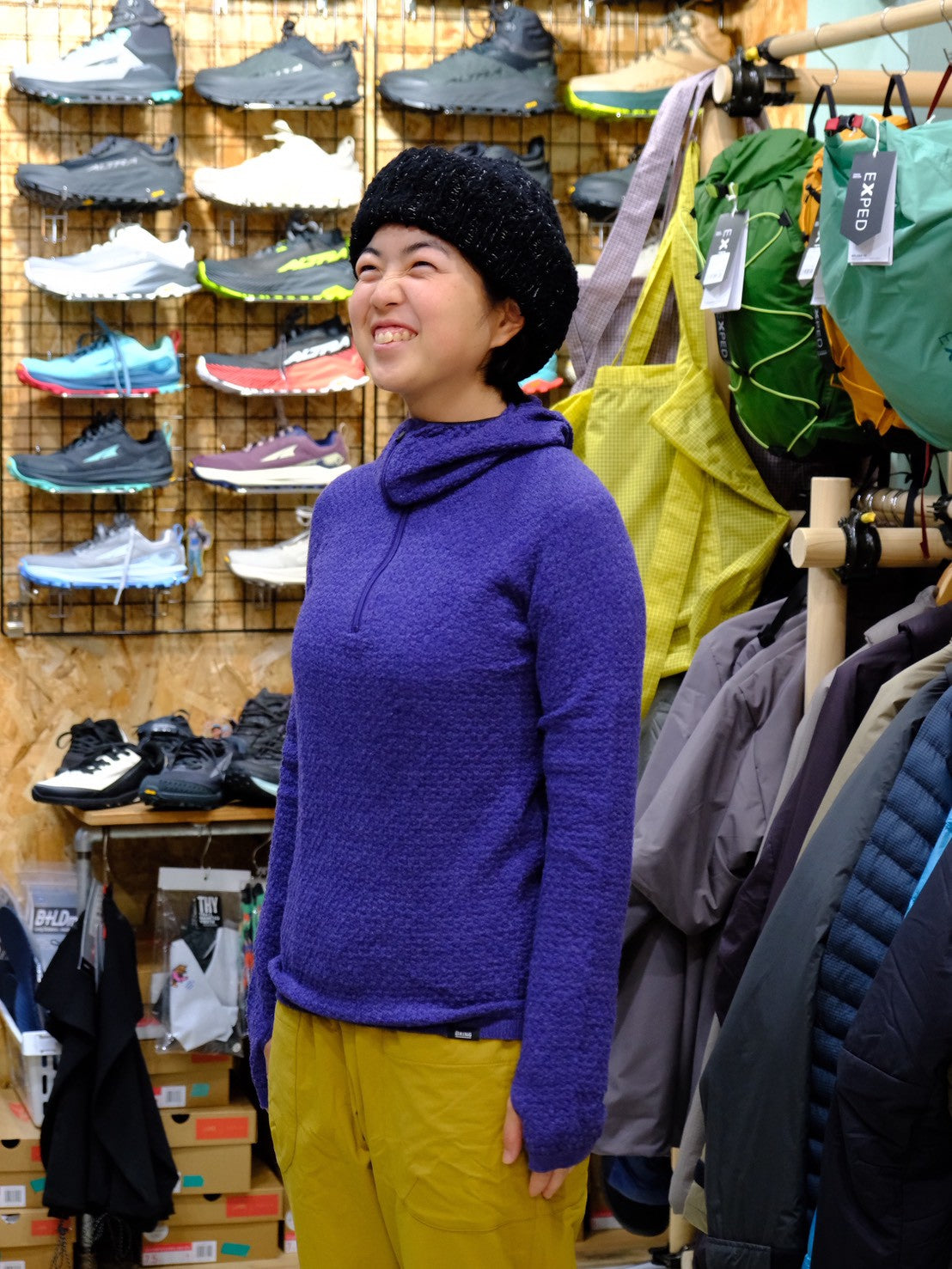 WUNDERWEAR シームレスハーフジップフーディー（メリノ70％ / ポリ30％のバラクラバフード付きウェア）【BRING】