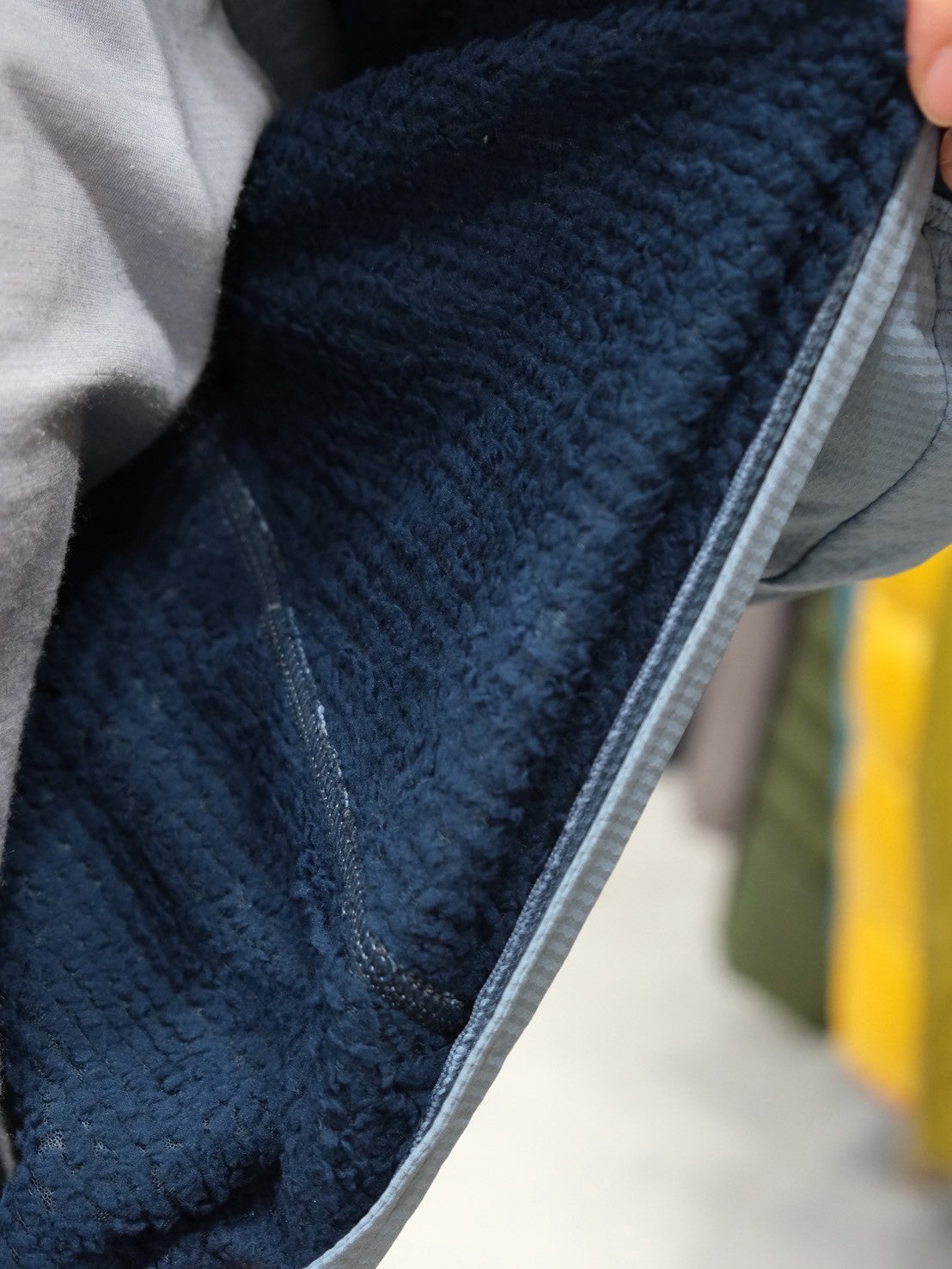 Evolute Hoody W's（断熱・通気・ストレッチ・吸汗速乾・軽量）【Rab】