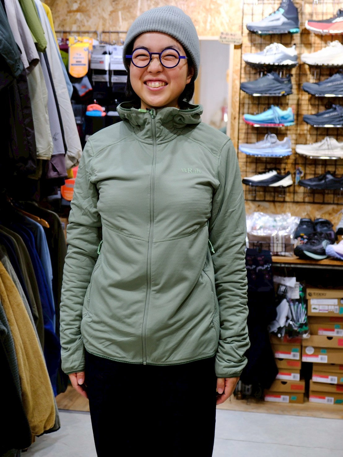 Evolute Hoody W's（断熱・通気・ストレッチ・吸汗速乾・軽量）【Rab】