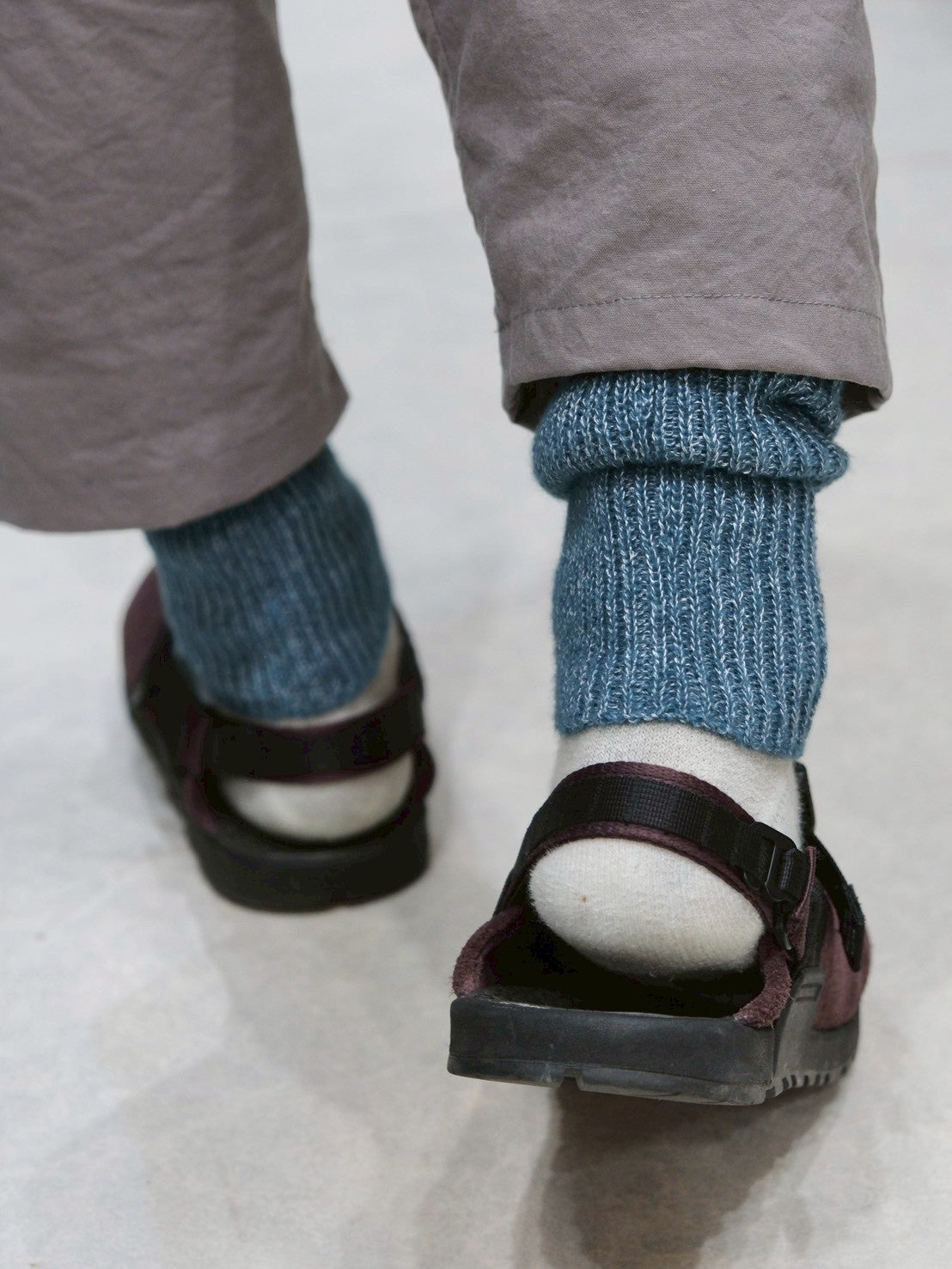 ROAR LEG WARMER【SANKAKU STAND】