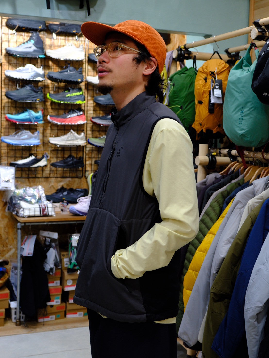 ADRIFT VEST WITH SHELL（オクタ＋シェル素材でアウター使用もできるベスト）【STATIC】