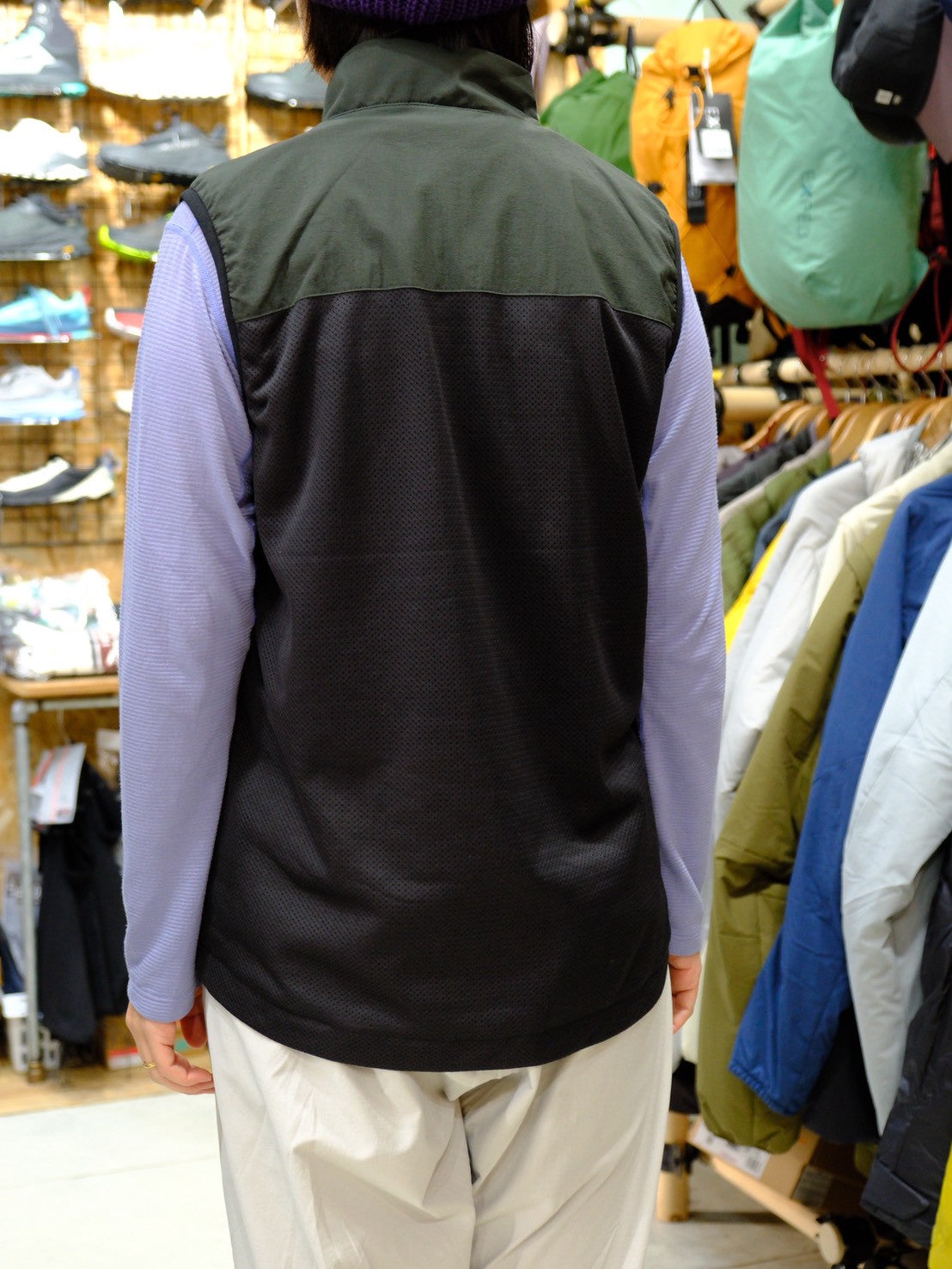 ADRIFT VEST WITH SHELL（オクタ＋シェル素材でアウター使用もできるベスト）【STATIC】