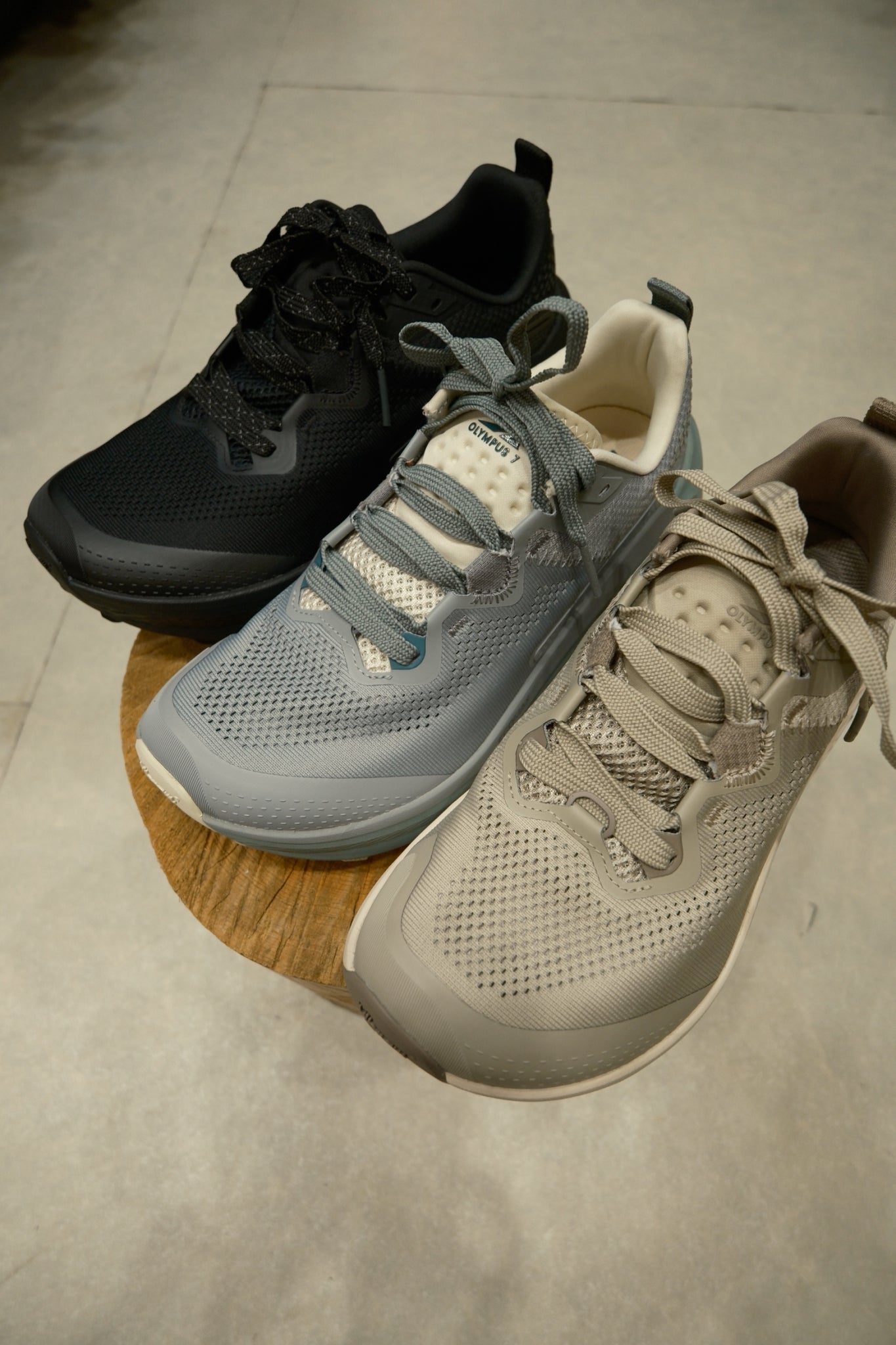 OLYMPUS 7 M's（軽量・クッション性・安定感）【ALTRA】