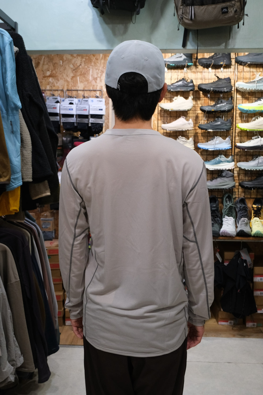 HIVE L/S（通気性重視の超軽量・超速乾化繊メッシュロンT）【STATIC】
