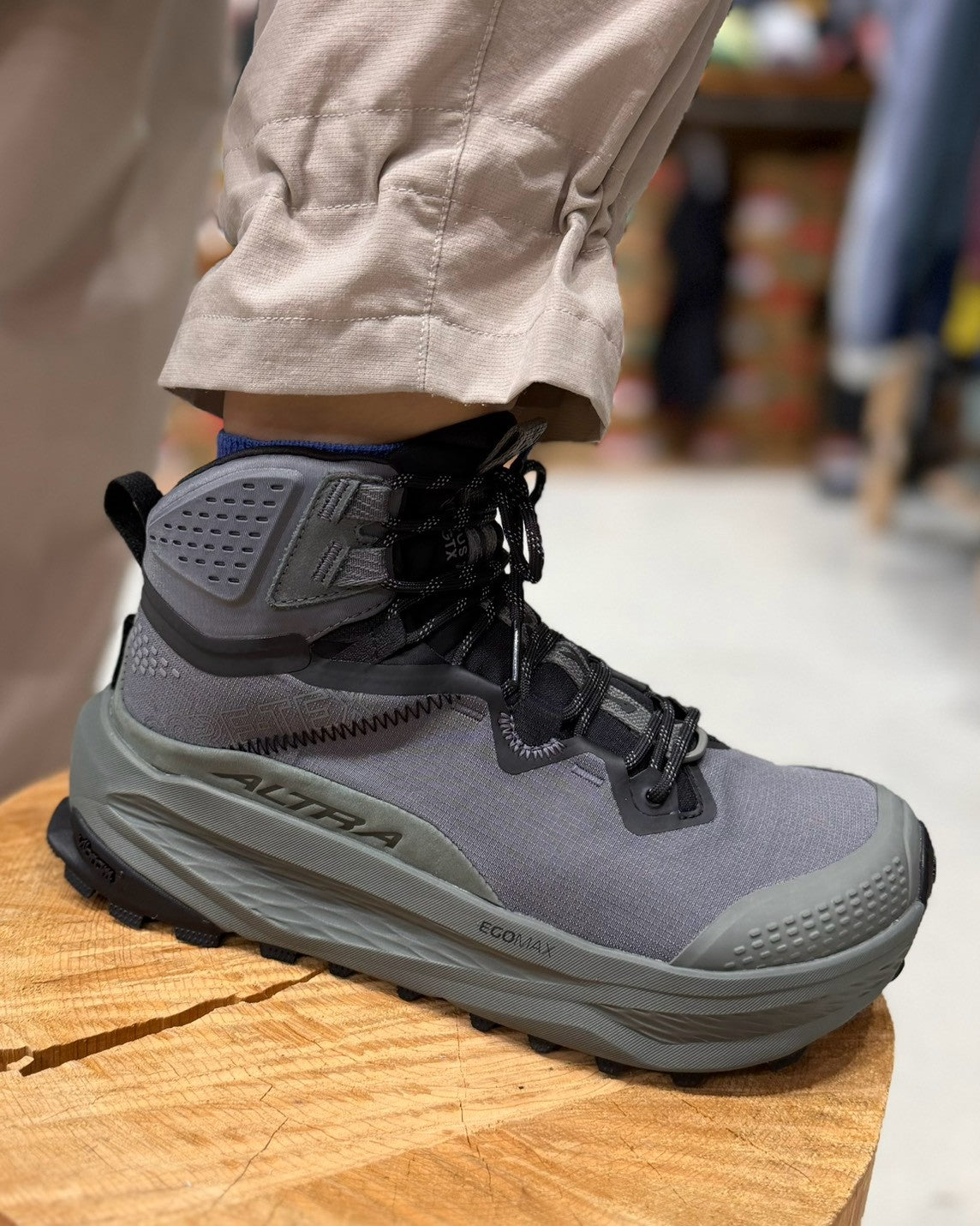 OLYMPUS 7 MID GTX W's（軽量・クッション性・安定感・防水／ミドルカット）【ALTRA】