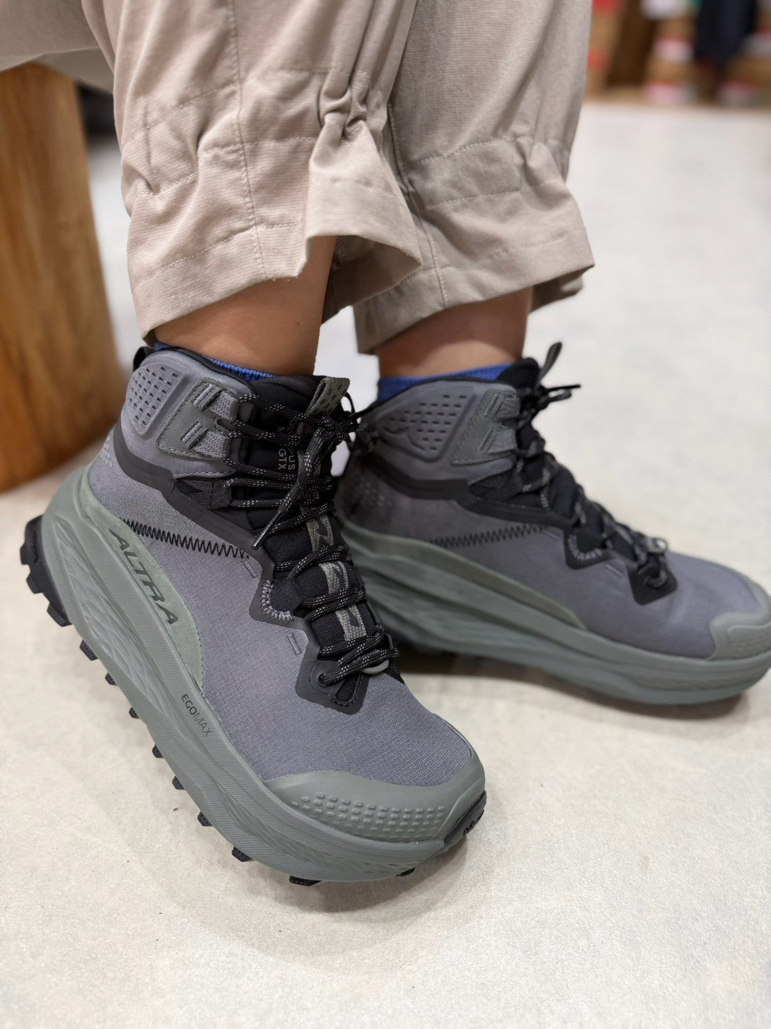 OLYMPUS 7 MID GTX W's（軽量・クッション性・安定感・防水／ミドルカット）【ALTRA】