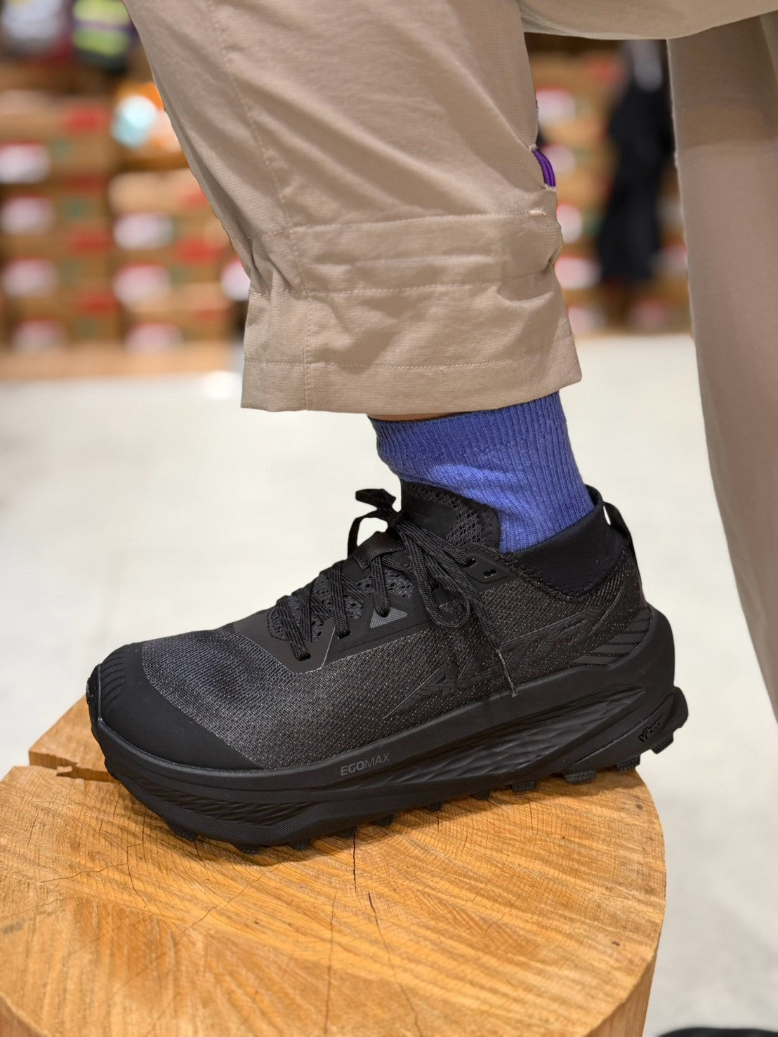 OLYMPUS 275 HILO W's（フィット感・耐久性◎／抜群のクッション性と安定感の1足）【ALTRA】