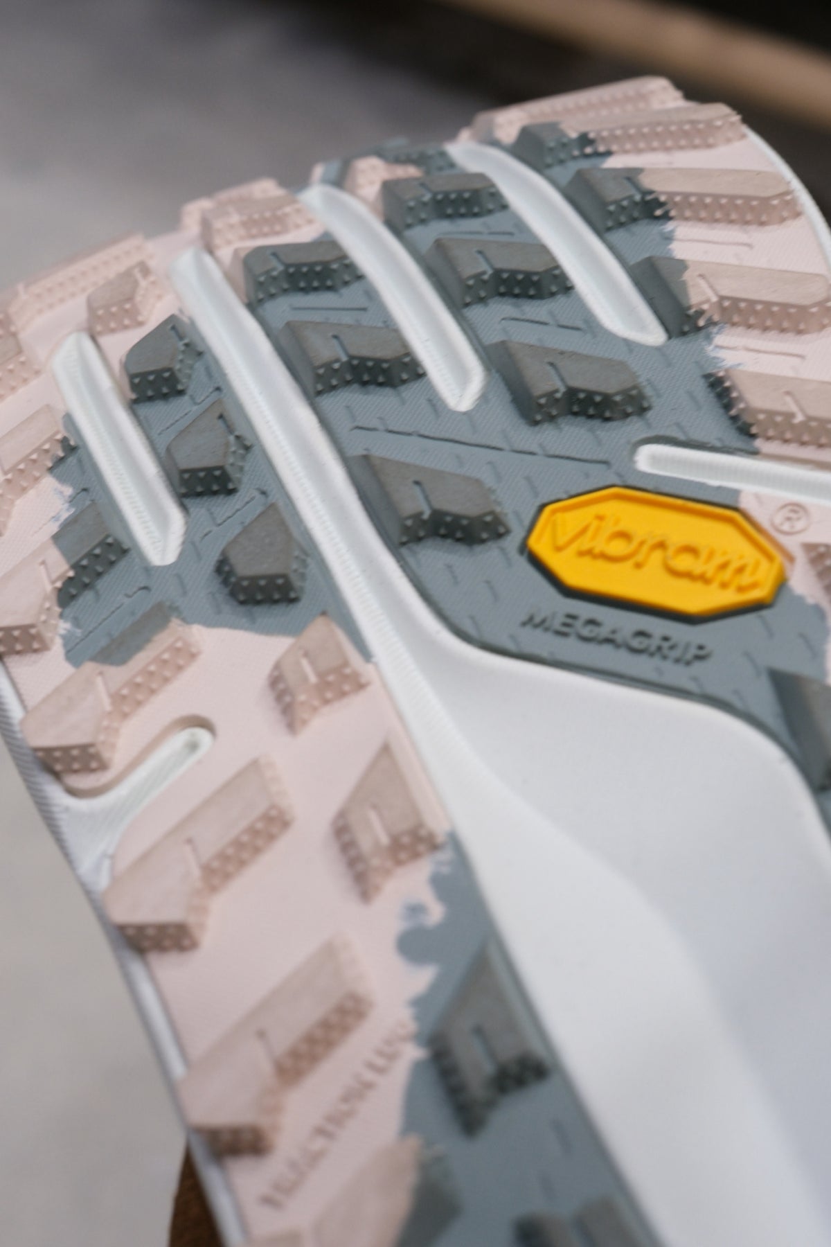OLYMPUS 7 M's（軽量・クッション性・安定感）【ALTRA】