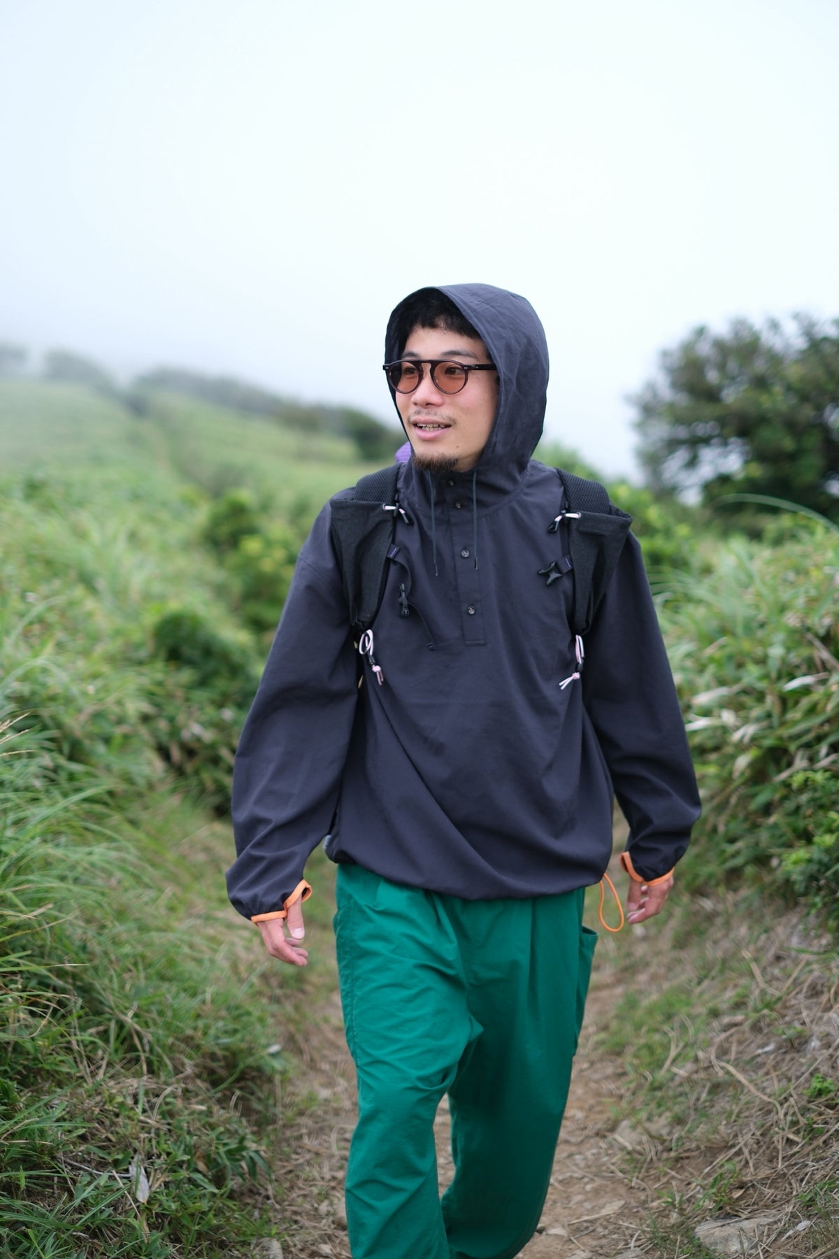 Tell Tell Light Hoody【SANKAKU STAND】