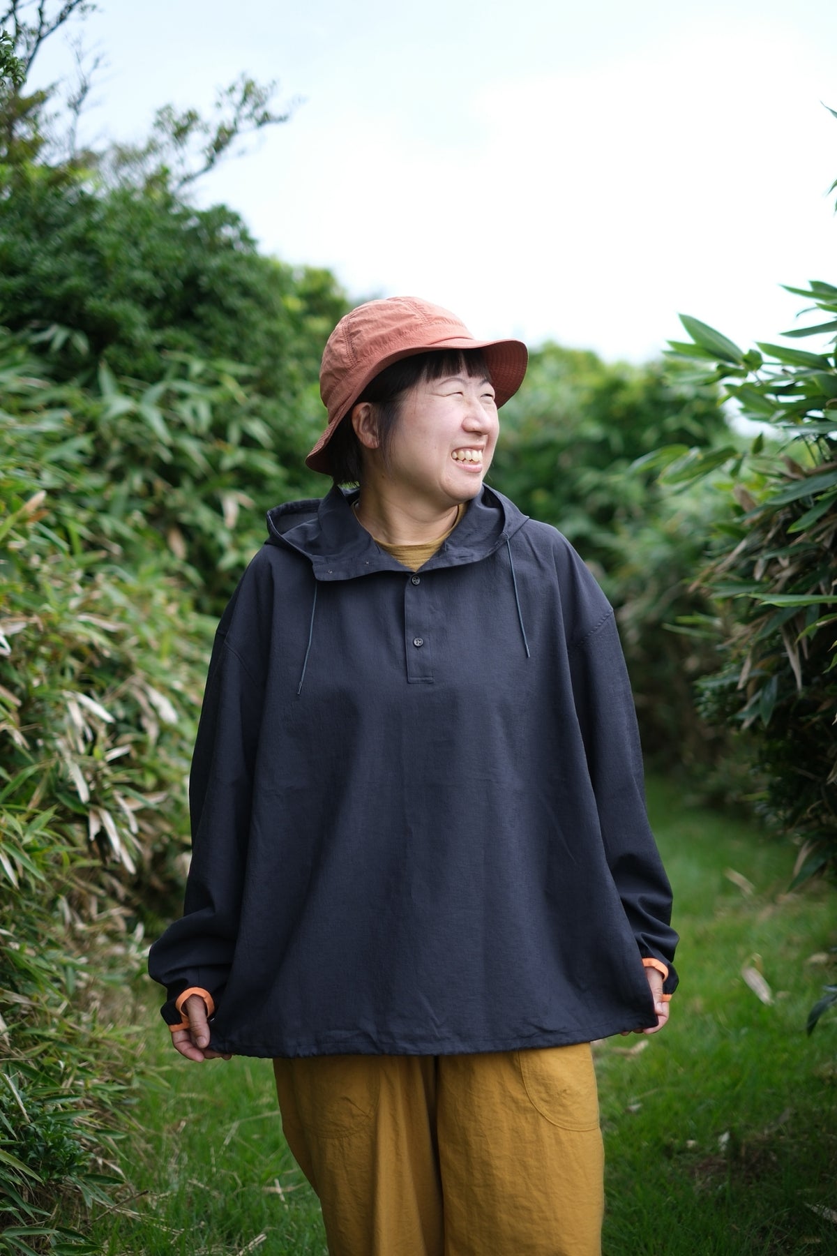 Tell Tell Light Hoody【SANKAKU STAND】