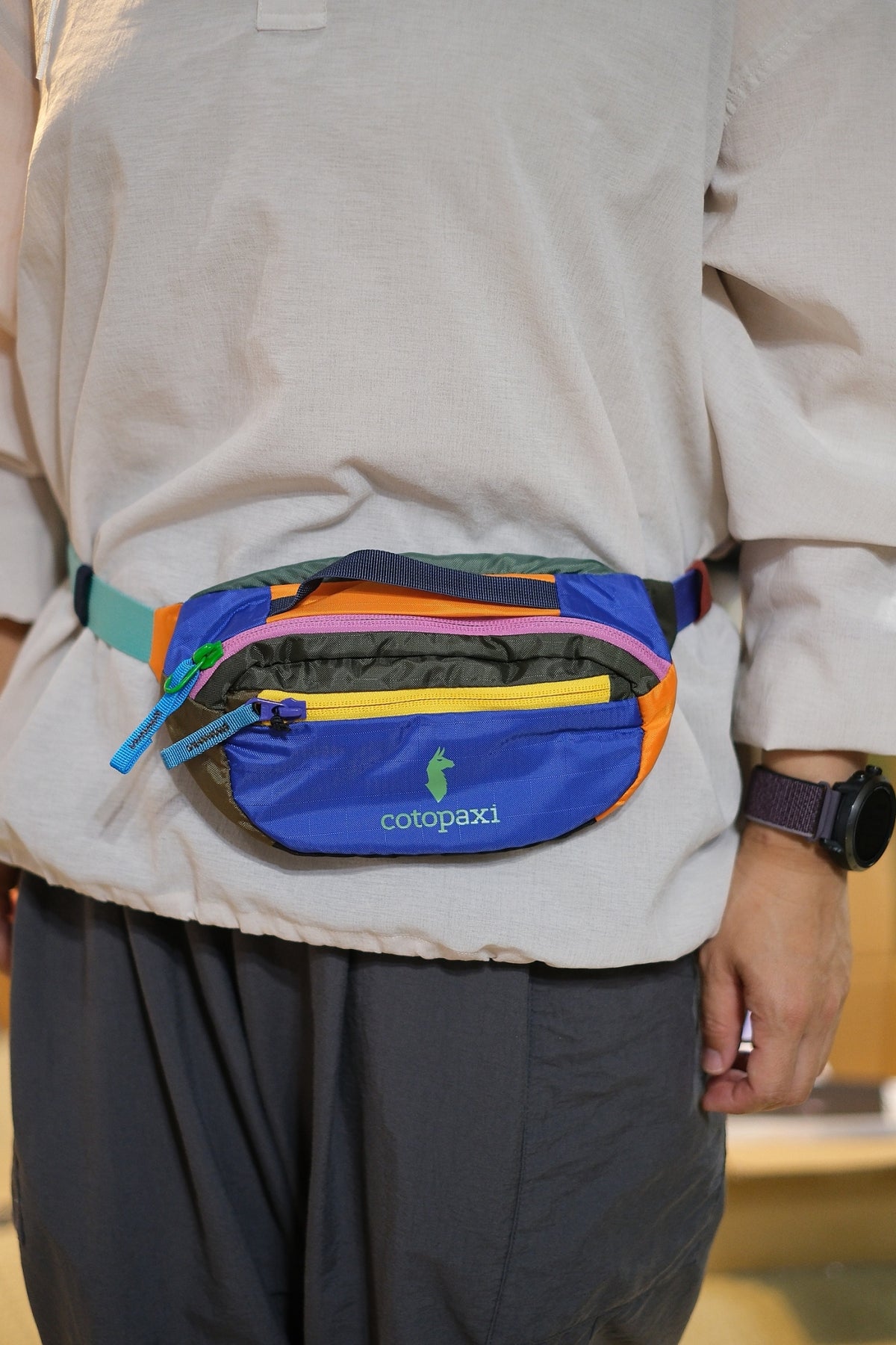KAPAI 1.5L HIP PACK - DEL DÍA（世界にたった一つのバッグ）【cotopaxi】