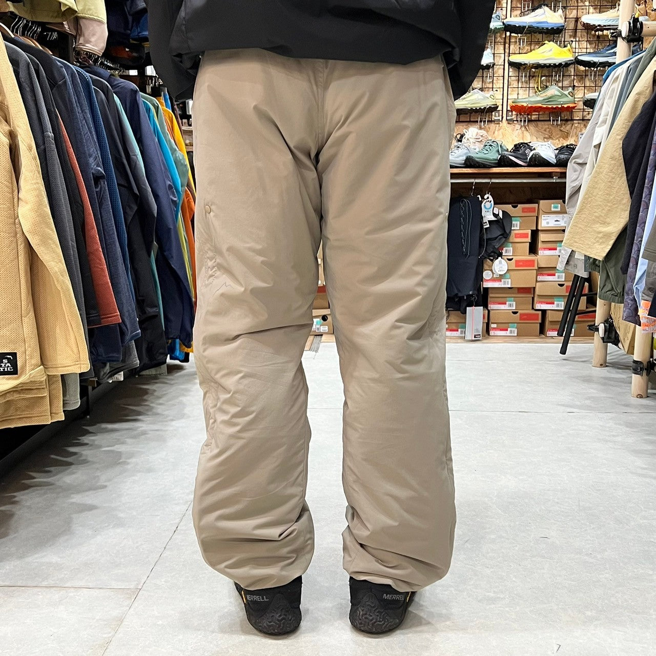 Nylon Insulation Pants 2（脱ぎ着しやすいフルサイドジッパーのインサレーションパンツ）【CAYL】