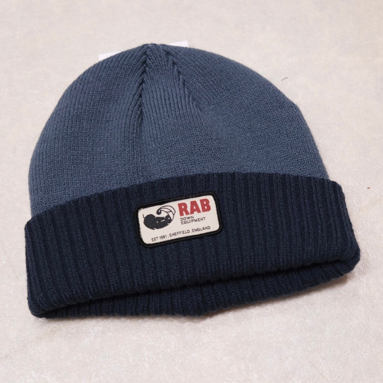 Essential Beanie（ポリエステル100％）【Rab】