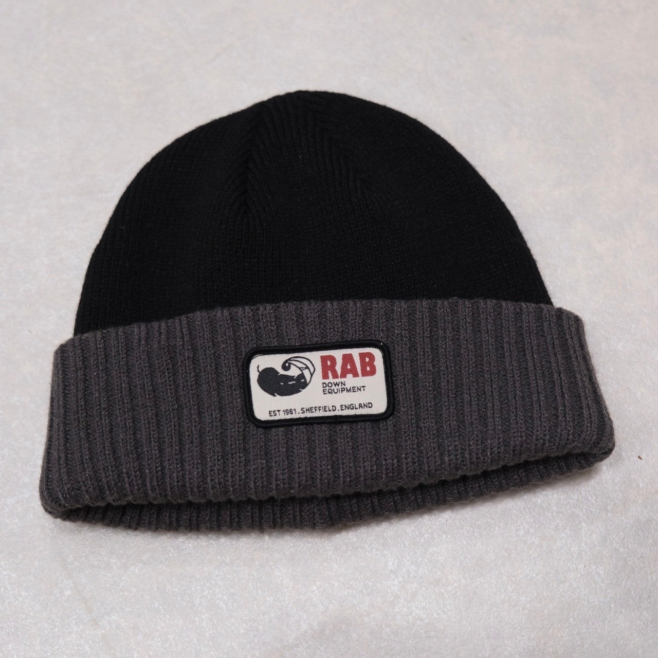 Essential Beanie（ポリエステル100％）【Rab】