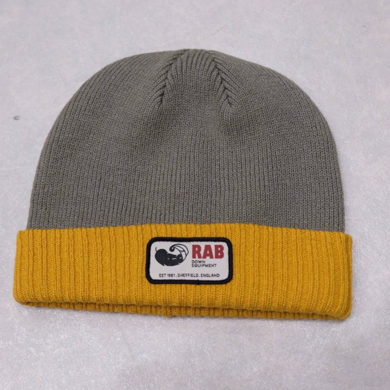 Essential Beanie（ポリエステル100％）【Rab】