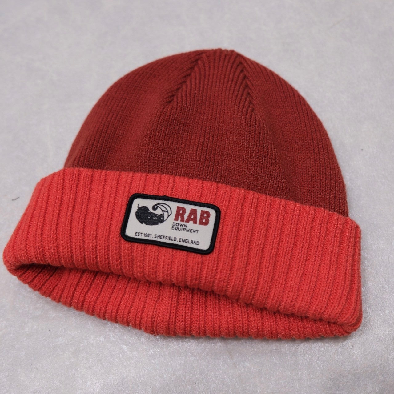 Essential Beanie（ポリエステル100％）【Rab】