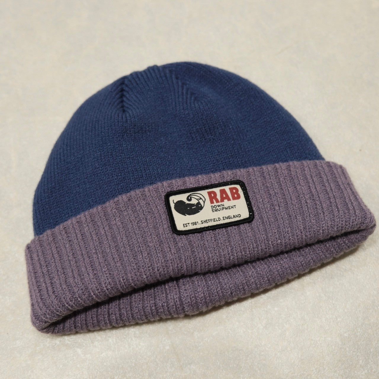 Essential Beanie（ポリエステル100％）【Rab】