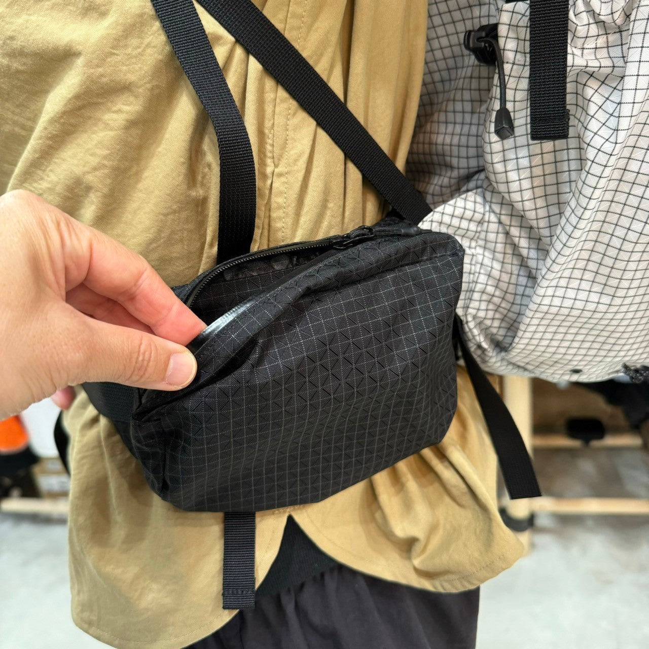 Unmun B-Grid（45L／フロントWジッパーでアクセスしやすい