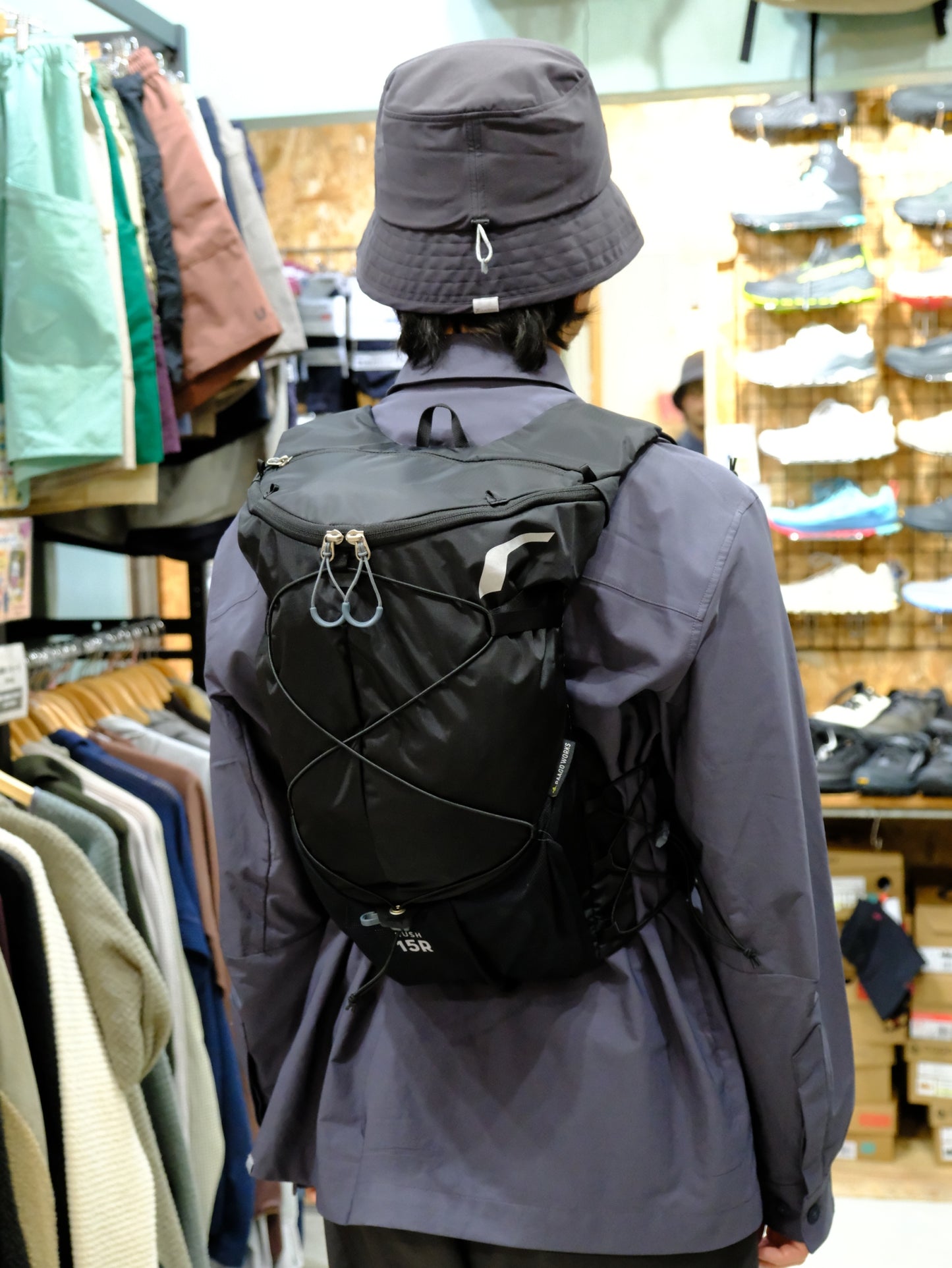 RUSH 11R 2026春モデル（12L/日帰り登山やアタックザックにも便利）【PAAGO WORKS】