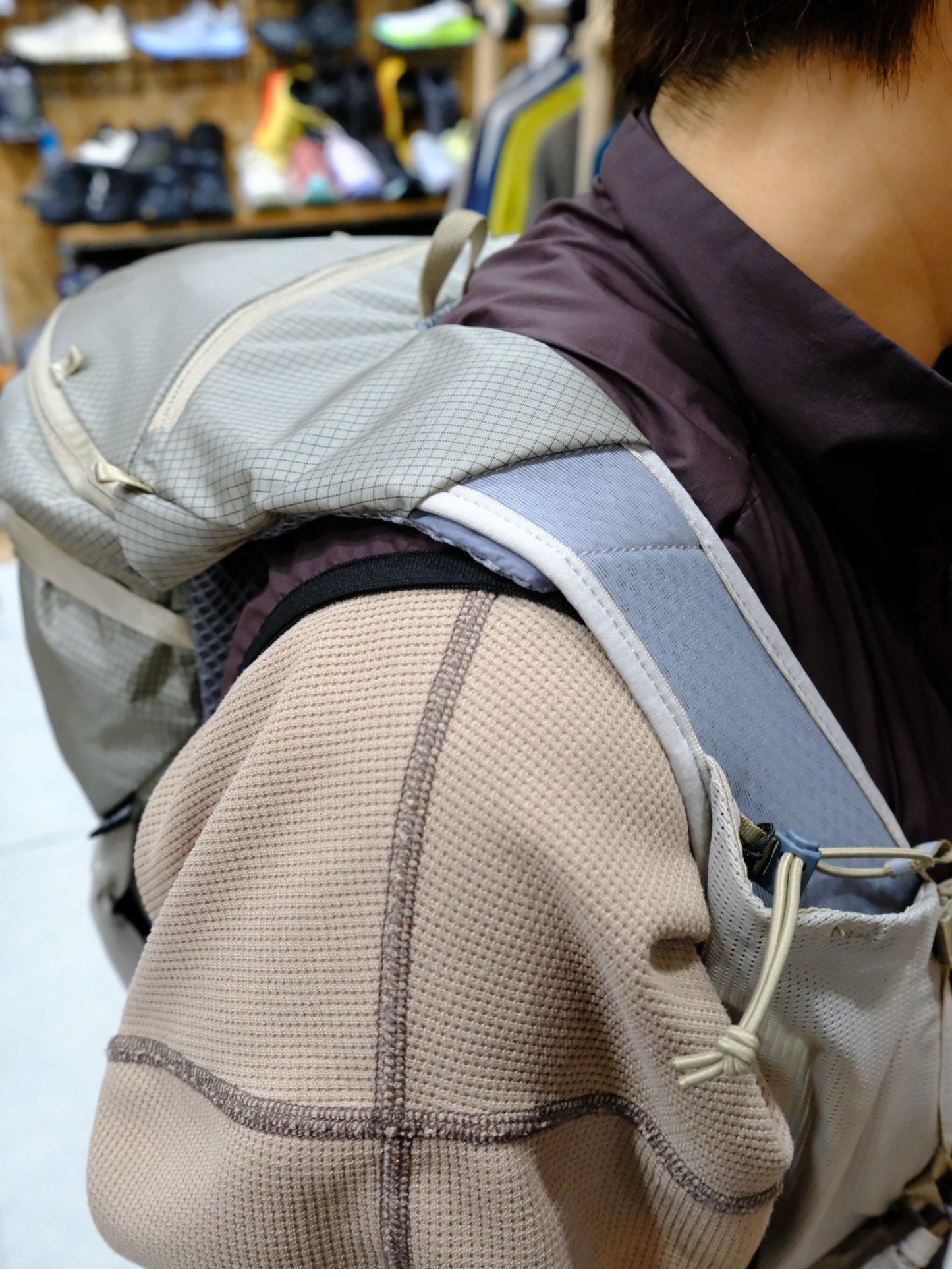 RUSH 11R 2026春モデル（12L/日帰り登山やアタックザックにも便利）【PAAGO WORKS】