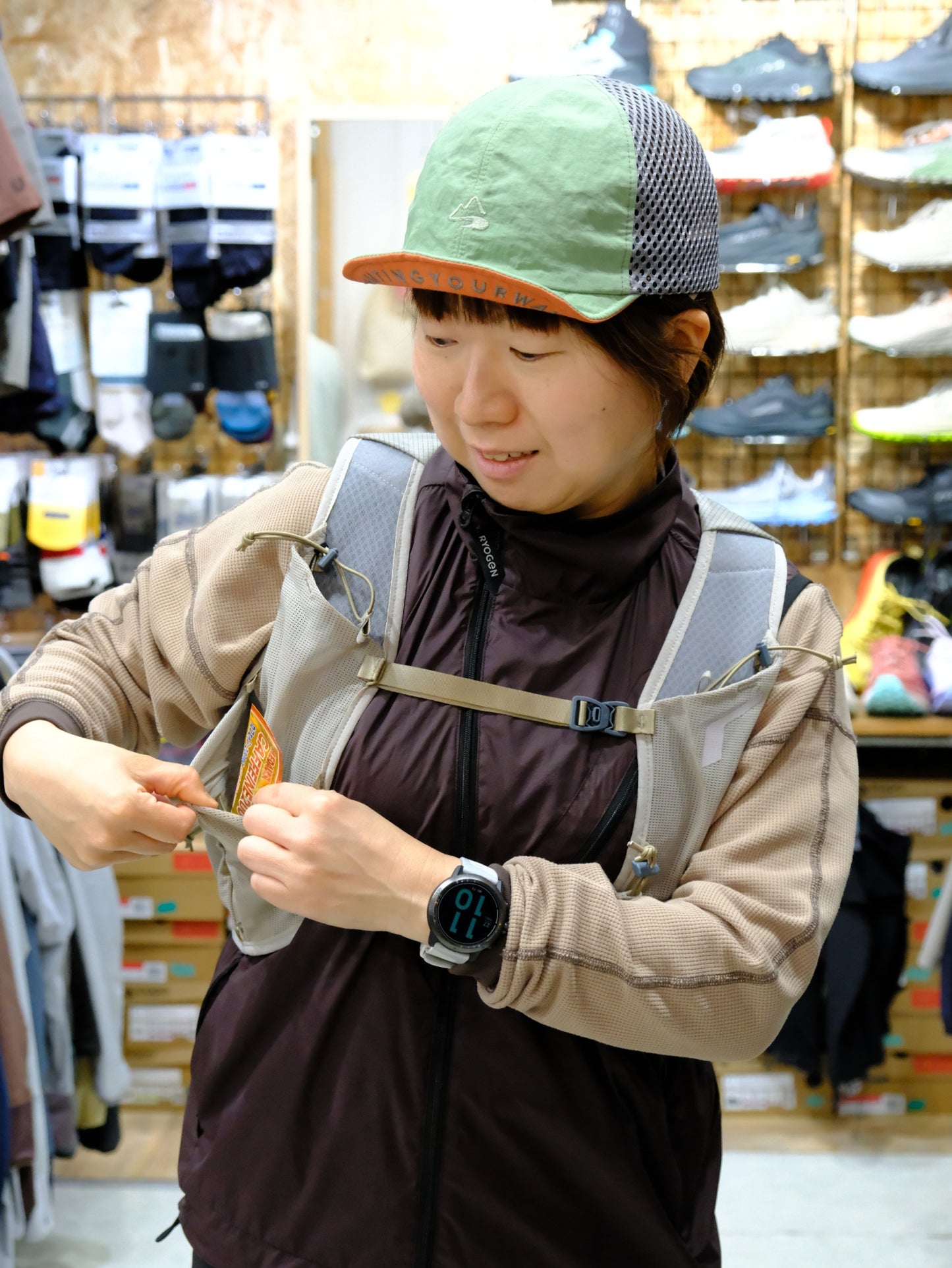 RUSH 11R 2026春モデル（12L/日帰り登山やアタックザックにも便利）【PAAGO WORKS】