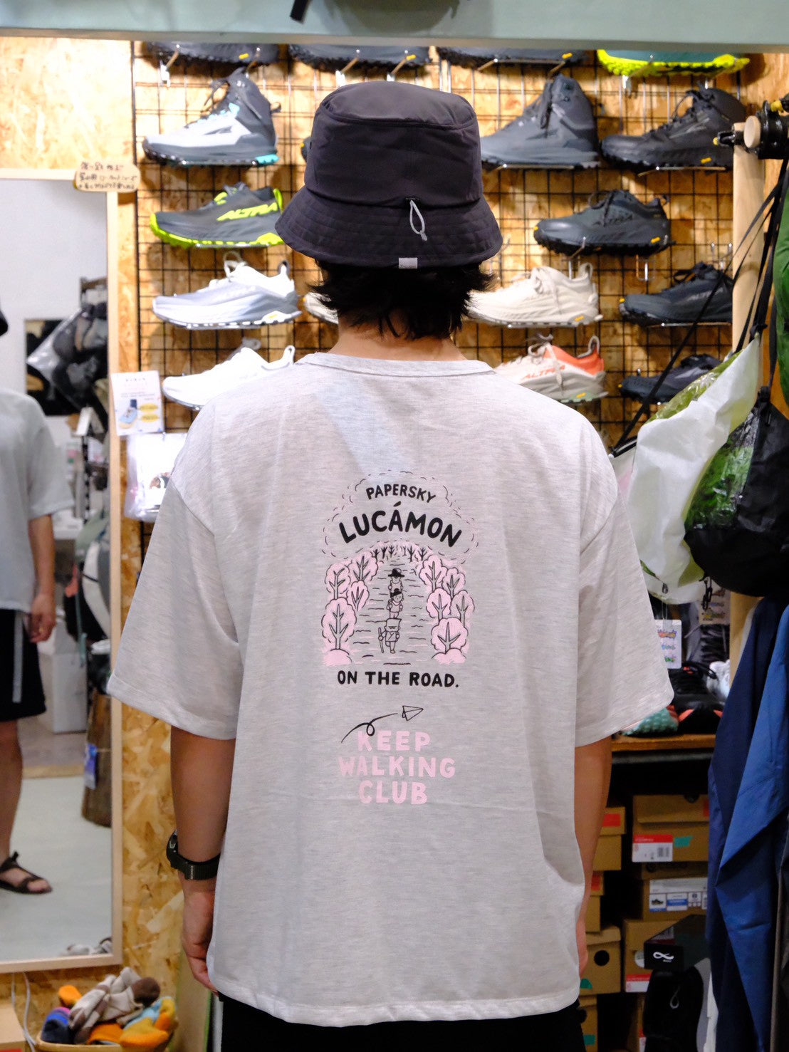 LUCAMON ON THE ROAD T-SHIRT（ワイドシルエット/二の腕が隠れる袖丈/吸水速乾）【PAPERSKY】