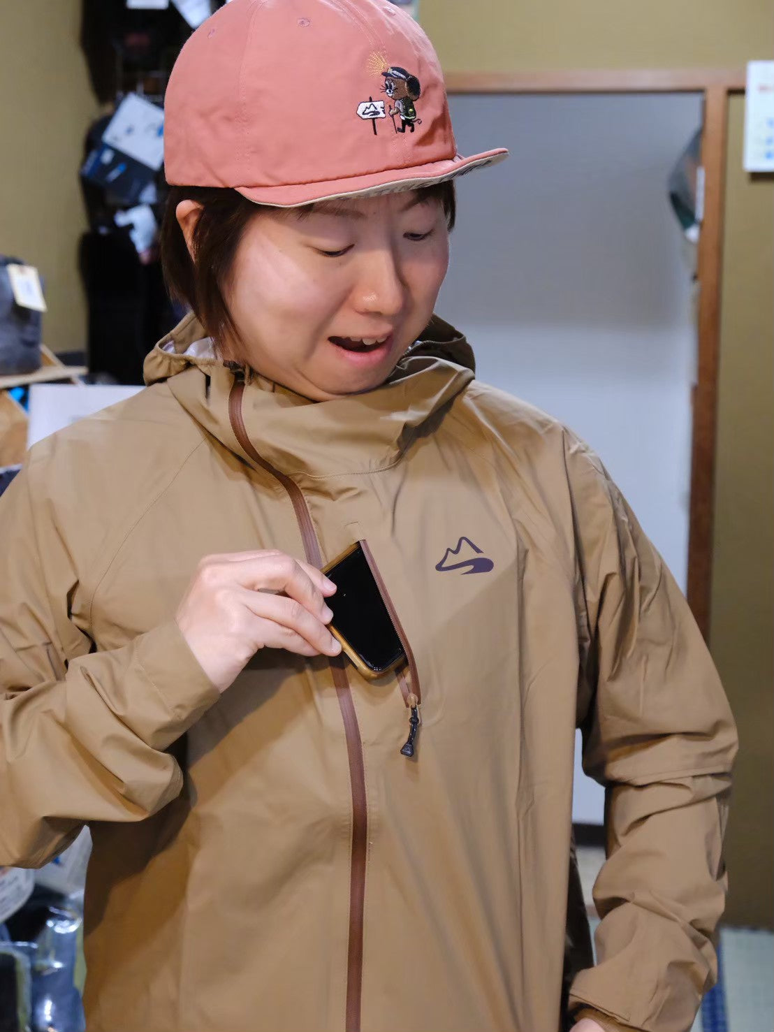 UP-SWING Rain Hoody（トレランザックの上から着れる軽量レインジャケット）【milestone】