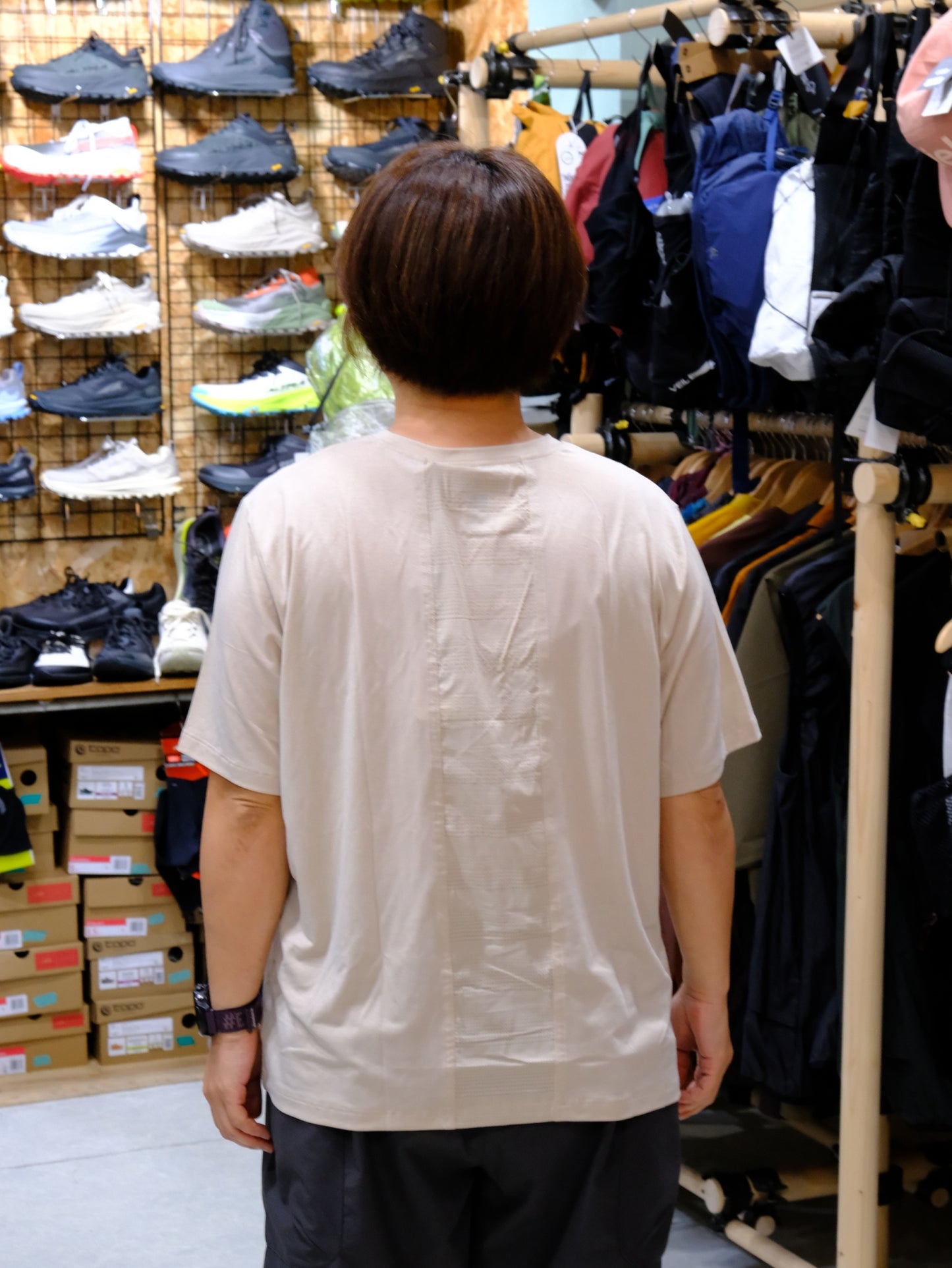 Rivelin Tee Wmns（背面メッシュパネルで通気性抜群）【Rab】