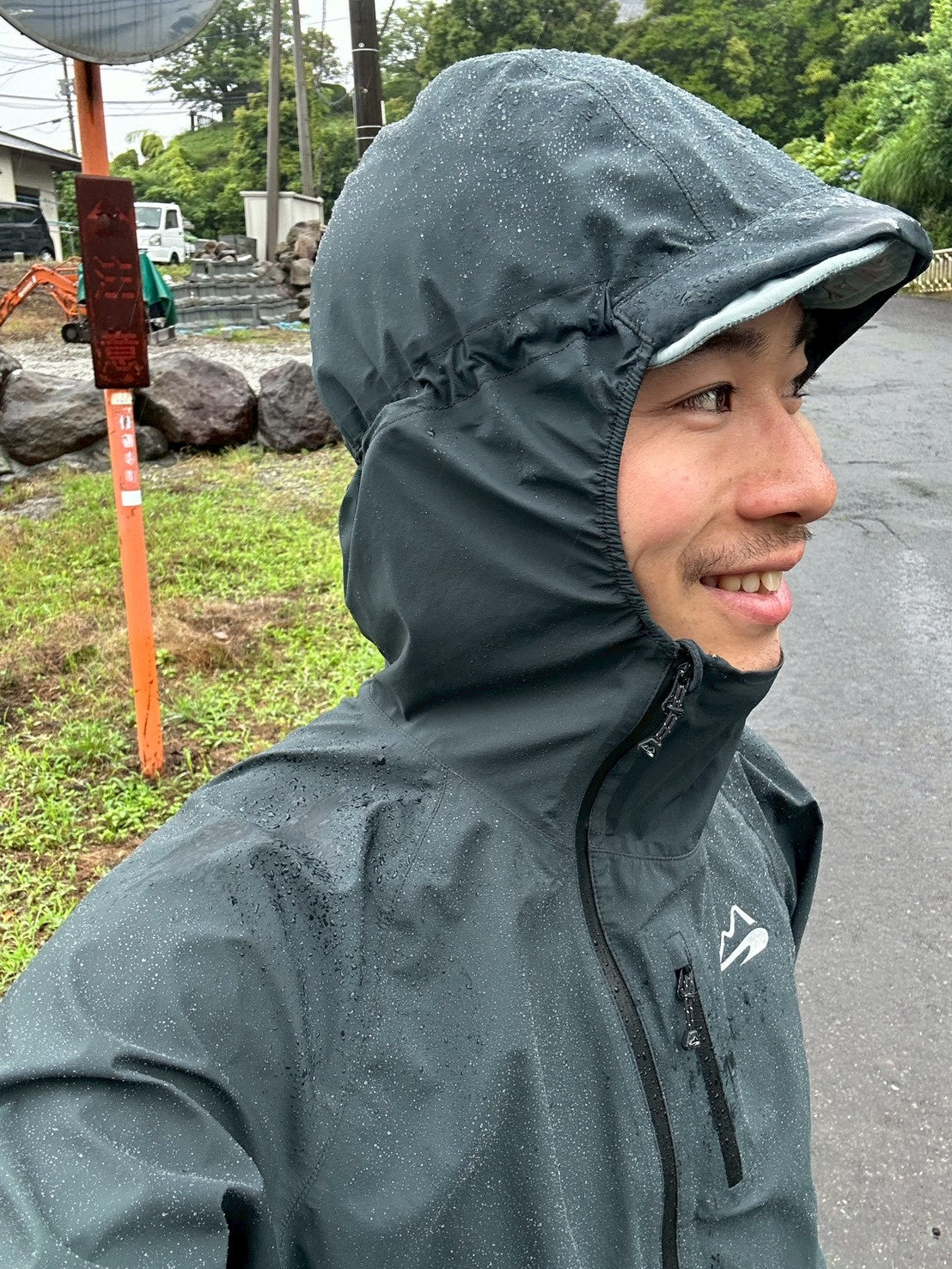 UP-SWING Rain Hoody（トレランザックの上から着れる軽量レインジャケット）【milestone】
