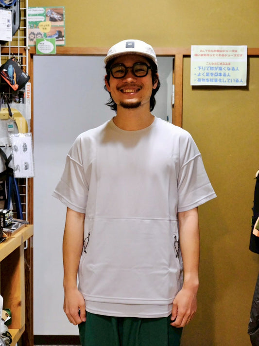 Haramaki SS Tee（汗をかくとお腹が冷えてしまう方におすすめ/腹巻付きウールT）【AXESQUIN】