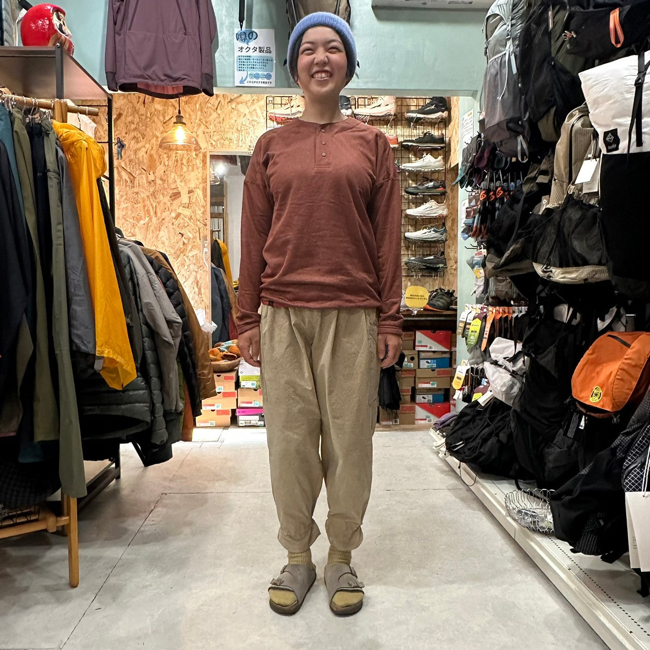 オテンバパンツ（ワイドで裾が絞れる中厚手のパンツ）【SANKAKU STAND×凌】