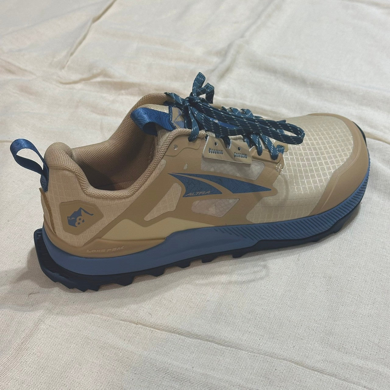 LONE PEAK 8 M's（つま先広め）【ALTRA】