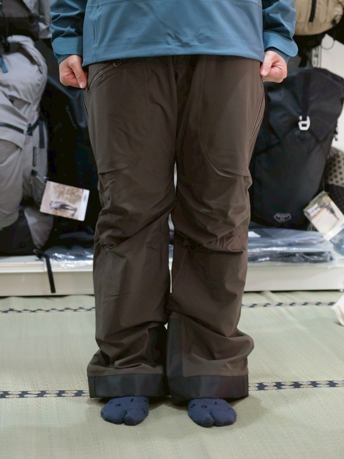 TB Pant W's（ハードシェルパンツ/取り外し可能なビブタイプ）【Teton